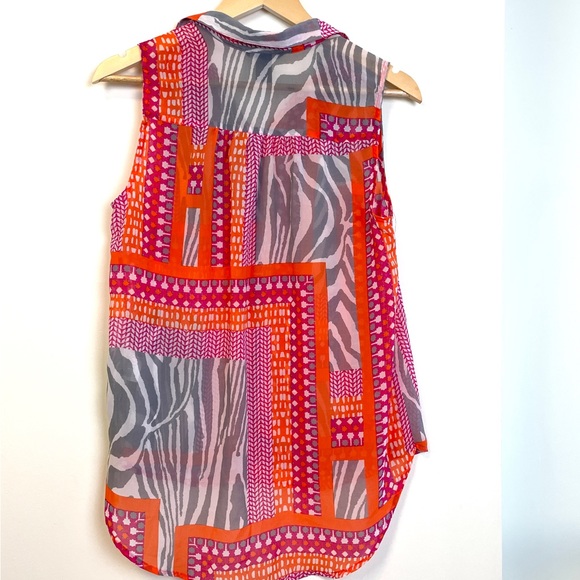 Women sleeveless unbalanced chiffon blouse - Picture 2 of 5